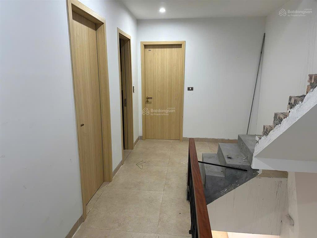 Cho thuê biệt thự xẻ khe phố biển 104m2 chỉ 10 triệu.  0917 891 ***