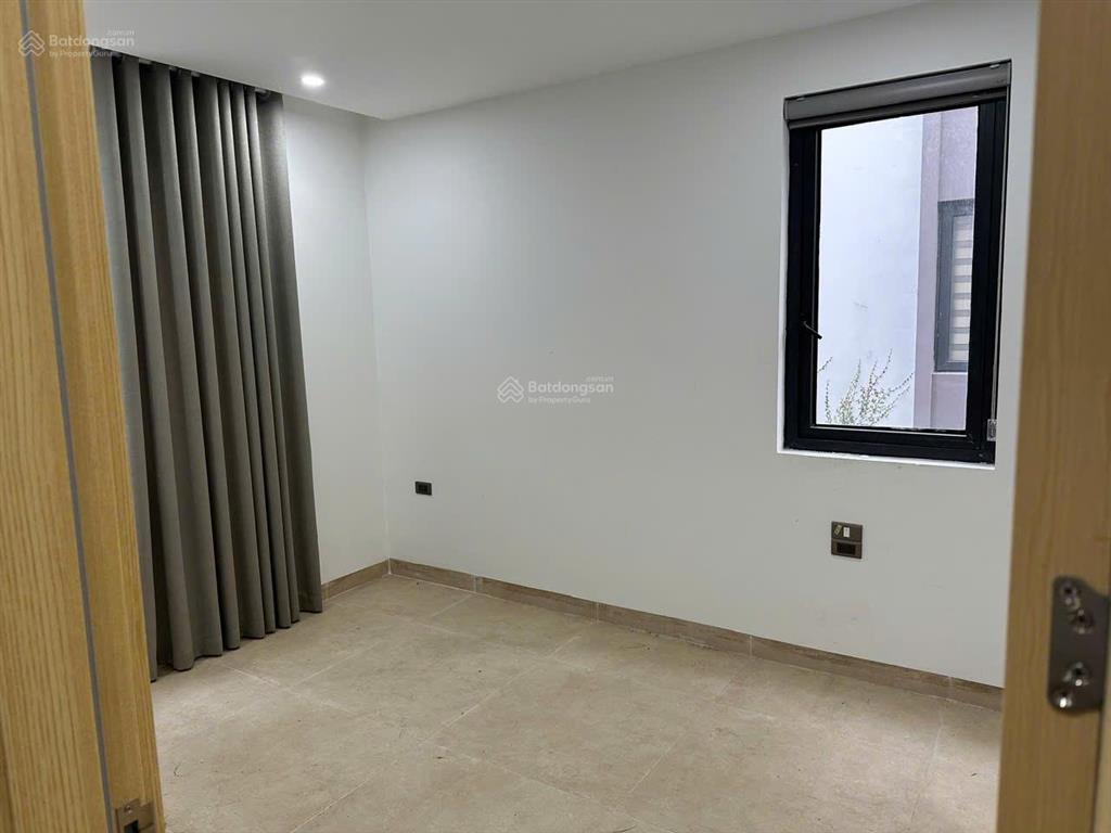 Cho thuê biệt thự xẻ khe phố biển 104m2 chỉ 10 triệu.  0917 891 ***
