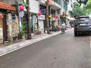 Bán nhà mới phố nhật chiêu, đường ô tô thông, tặng nội thất, đi bộ hồ tây