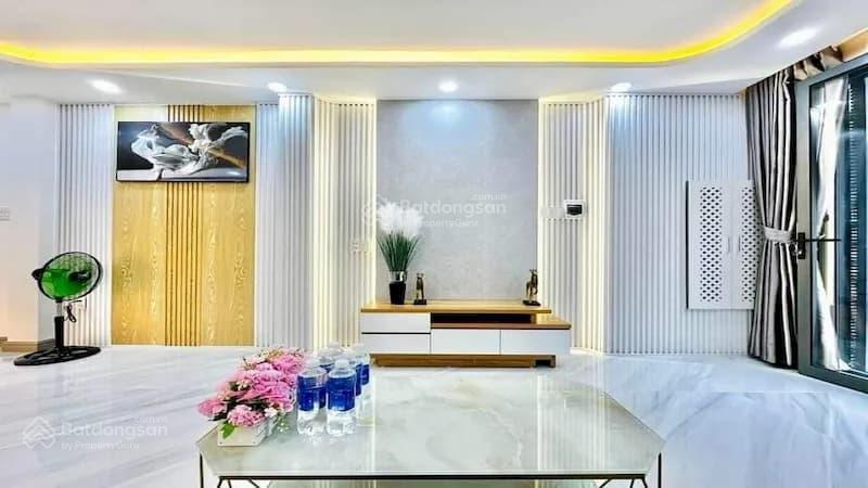 Bán nhà mới phố nhật chiêu, đường ô tô thông, tặng nội thất, đi bộ hồ tây