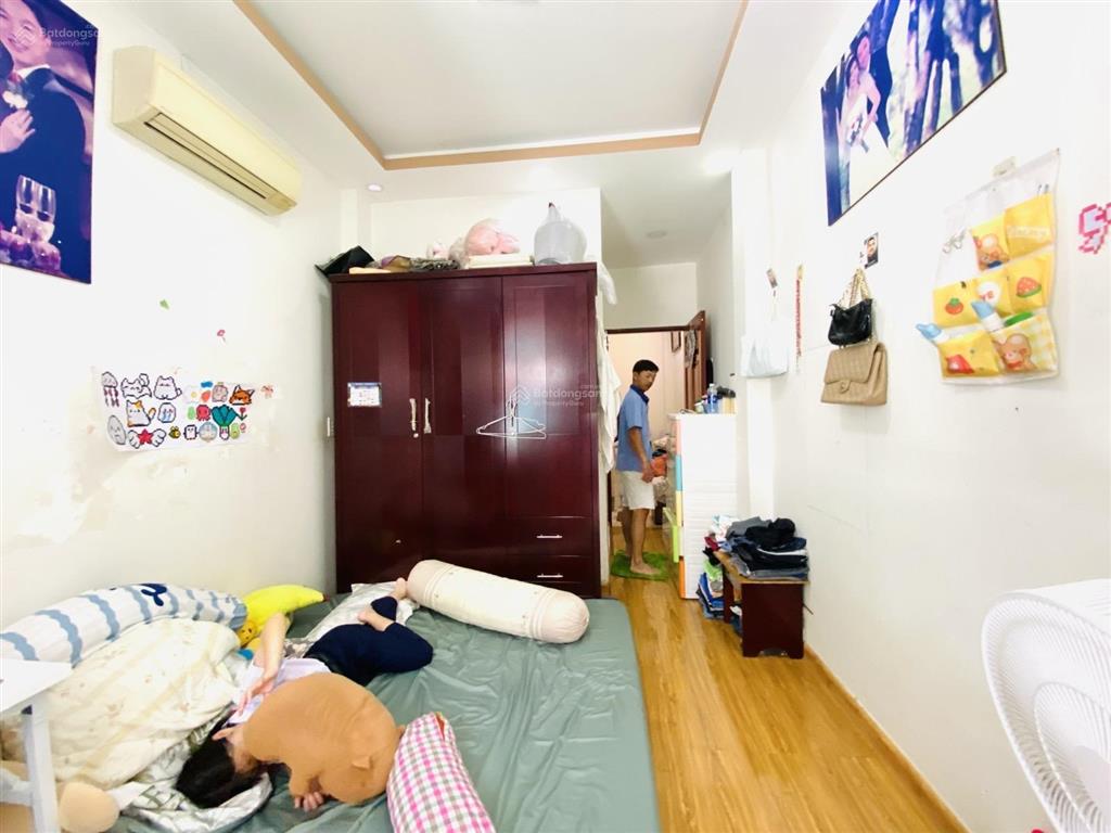 Bán nhà ngô gia tư quận 10  28m2 4 tầng mới đẹp ở ngay 3pn.