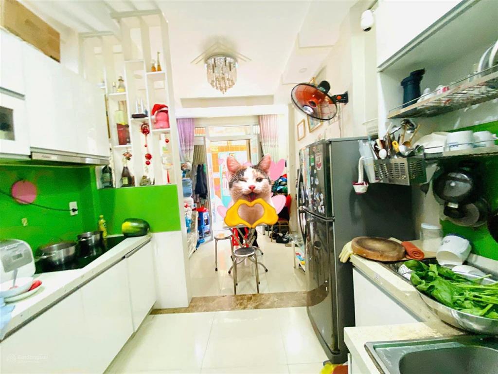 Bán nhà ngô gia tư quận 10  28m2 4 tầng mới đẹp ở ngay 3pn.