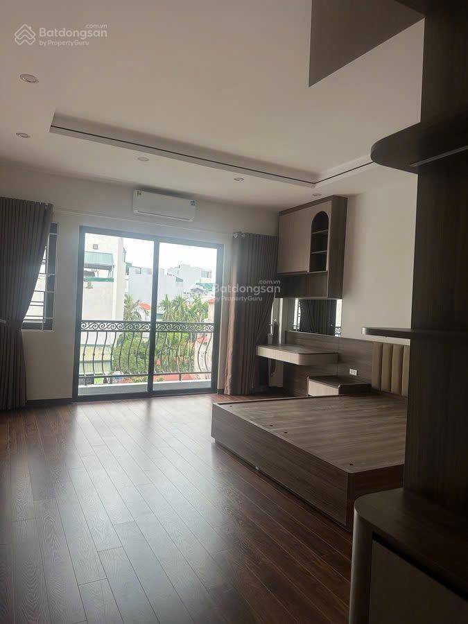 Ảnh thật, nhà mới xây nguyễn thời trung long biên, thang máy, ô tô vào nhà, 50m², 5 tầng 1 tum