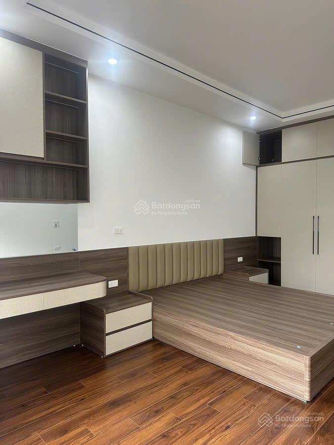 Ảnh thật, nhà mới xây nguyễn thời trung long biên, thang máy, ô tô vào nhà, 50m², 5 tầng 1 tum