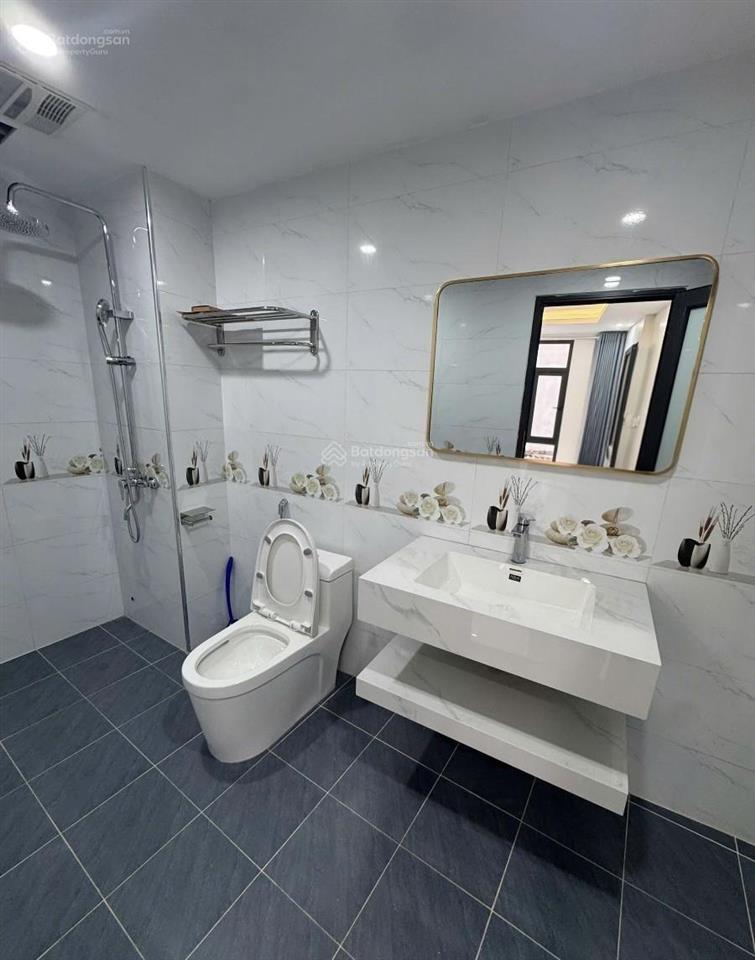 Cực hiếm! 6,6 tỷ nhà 5 tầng phố đại từ xách vali về ở ngay chỉ 20m ra đường ô tô!