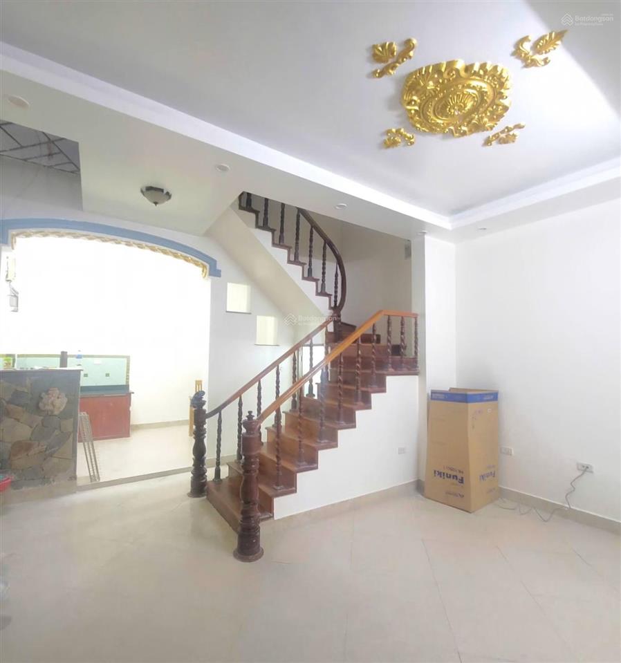 Khu vực hiếm bán nhà phố tô vĩnh diện  thanh xuân.
nhà 4 tầng 50m2, mặt tiền 3.5m, 30m ra phố