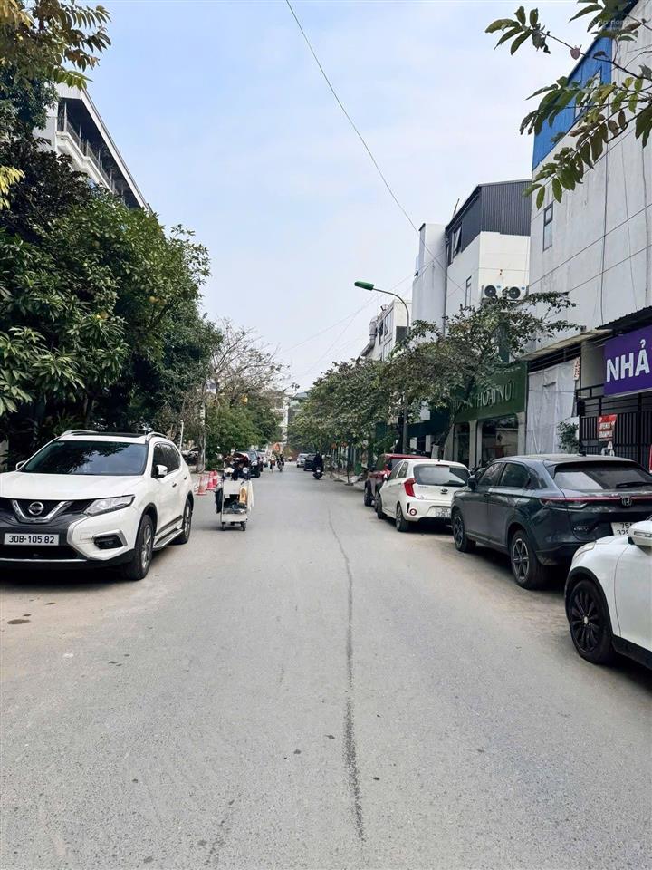 Bán đất ngay đại sứ quán hàn quốc  ngõ thông kinh doanh ô tô tránh  lô góc  vị trí đẹp