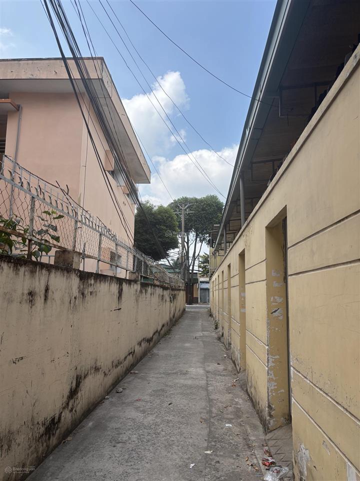 Nhà 3 tầng linh trung 51m2  hẻm 3m ba gác 1 sẹc  bề ngang 6.7m bề thế nở hậu 7.2m