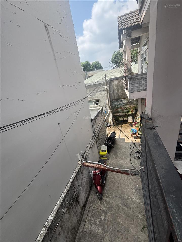 Nhà 3 tầng linh trung 51m2  hẻm 3m ba gác 1 sẹc  bề ngang 6.7m bề thế nở hậu 7.2m