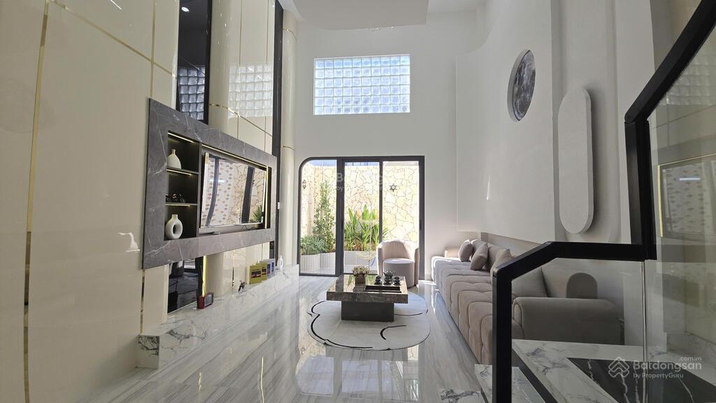 Nhà 5 tầng hẻm 1 sẹc phạm văn đồng 67.3m2  đường 8m có vỉa hè  thiết kế cao cấp