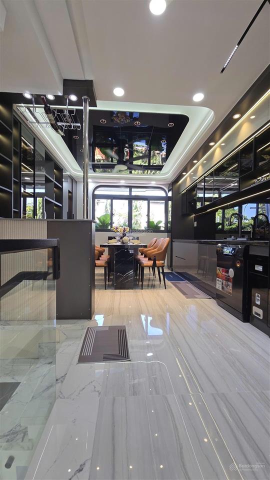 Nhà 5 tầng hẻm 1 sẹc phạm văn đồng 67.3m2  đường 8m có vỉa hè  thiết kế cao cấp