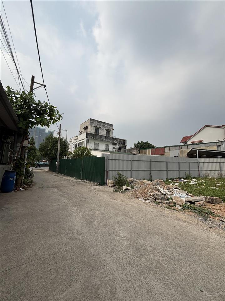 Đất đẹp hẻm xe hơi kha vạn cân  linh trung  thành phố thủ đức. gần cầu vượt linh xuân