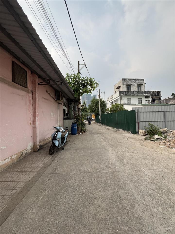 Đất đẹp hẻm xe hơi kha vạn cân  linh trung  thành phố thủ đức. gần cầu vượt linh xuân