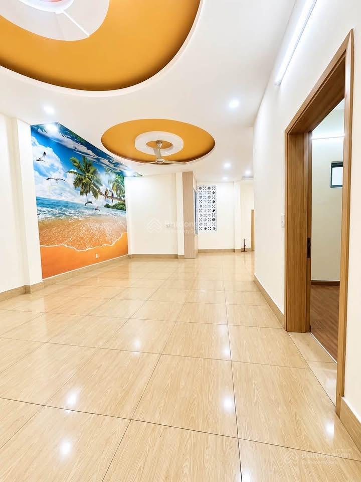 Nhà 2 tầng mặt tiền đường lớn (107m nở hậu) sân đậu 2 ô tô 7 chỗ kết nối phạm văn đồng 8.5 tỷ