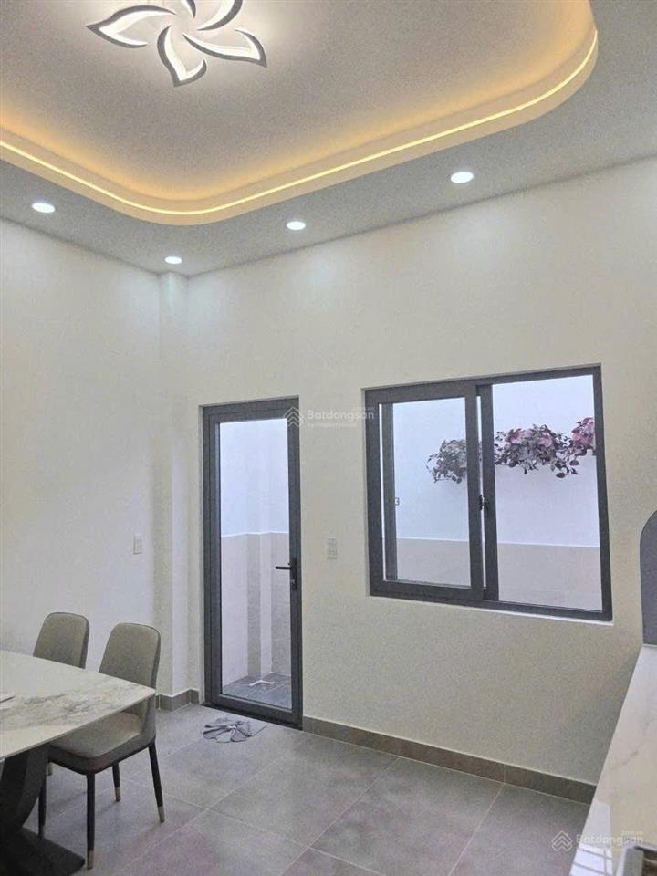 Nhà mới 100% full nội thất 3 tầng 4pn 5wc hẻm 4m đường 35 hiệp bình 5.x tỷ (x tiểu học)