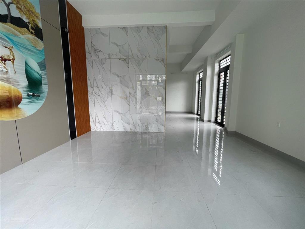 Nhà góc 2 mặt tiền (104.6m) mới 3 tầng 3pn 5wc cách nguyễn duy trinh 50m long trường q9  6.x tỷ