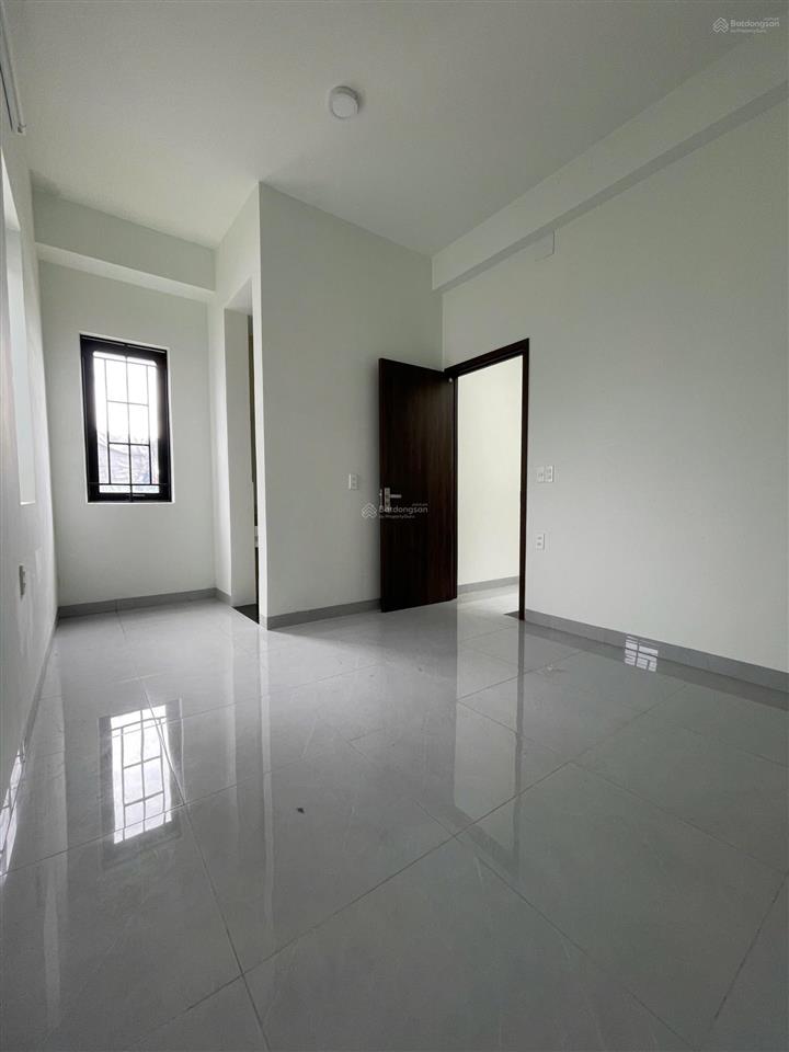Nhà góc 2 mặt tiền (104.6m) mới 3 tầng 3pn 5wc cách nguyễn duy trinh 50m long trường q9  6.x tỷ