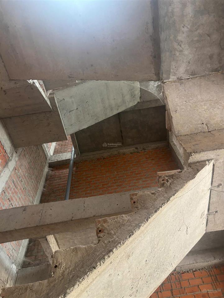 Nhà phố số 52 nguyễn xiển  giá thanh lý cực rẻ để đầu tư  5 tầng và 300m2 sàn xây dựng (6x13.5m)