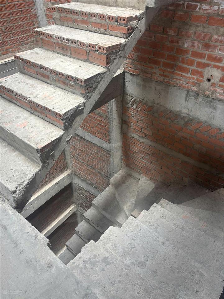 Nhà phố số 52 nguyễn xiển  giá thanh lý cực rẻ để đầu tư  5 tầng và 300m2 sàn xây dựng (6x13.5m)