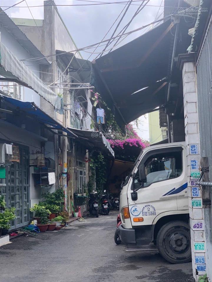 Nhà tam bình 66m2 ngang 5m. hxh  gần bệnh viện thủ đức. chỉ 60tr/m2