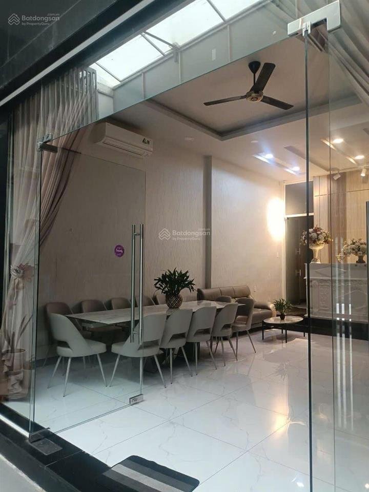 Biệt thự quận 1 chỉ 38 tỷ, ngay điện biên phủ, 8.6x15m, 3 tầng, tặng full nội thất mới đẹp