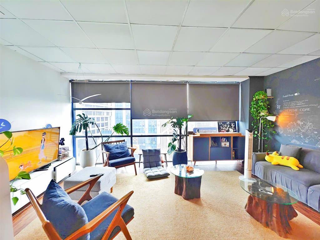 Cho thuê văn phòng ngoại giao đoàn 600m2 chia sẵn phòng có chia nhỏ theo yêu cầu full nội thất