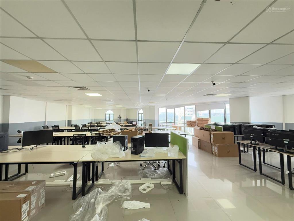 Cho thuê văn phòng hh4 sông đà phạm hùng  nam từ liêm dt 950m2 có chia nhỏ nhất 80m2400m2