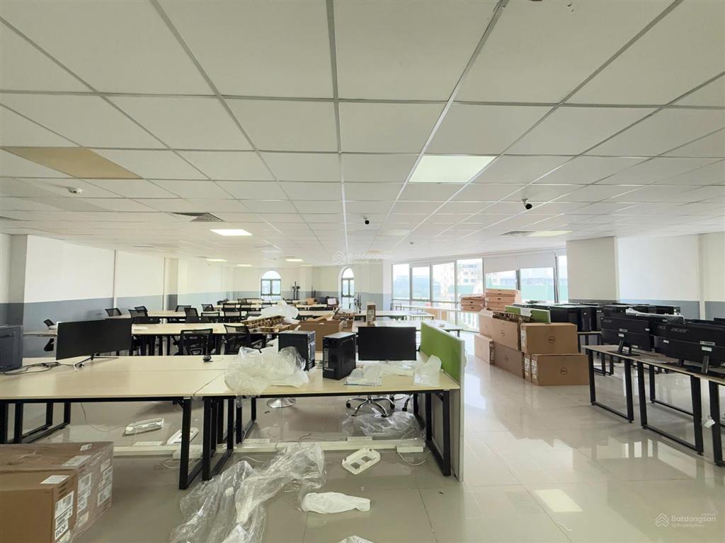 Cho thuê văn phòng hh4 sông đà phạm hùng  nam từ liêm dt 950m2 có chia nhỏ nhất 80m2400m2