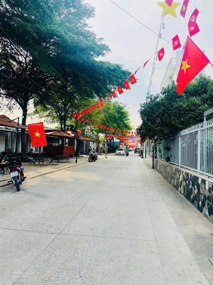 Bán đất 449m2 đường số 17 bình trưng đông, quận 2 giá 40 triệu/m2