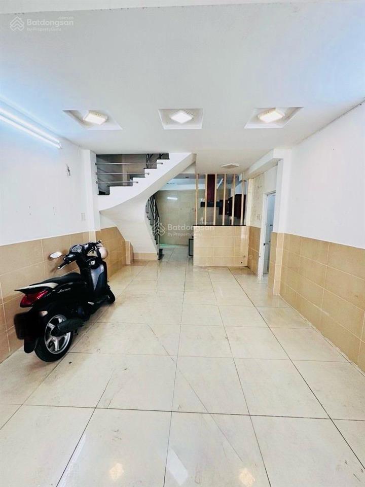 Giảm 200tr, 4 tầng (5pn, 4wc), dt 4 x 13m hxh, dân trí cao, 5p ra sân bay, phan xích long, nở hậu