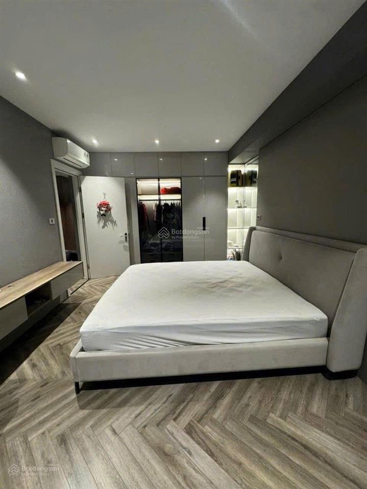 Em cho thuê 3pn, toà goldmark city, giá từ 16tr500 tầng trung view thoáng, có slot oto