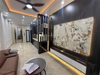 Cho thuê nhà 5 tầng thang máy ngõ 123 võ chí công, giá 19tr, nhà mới