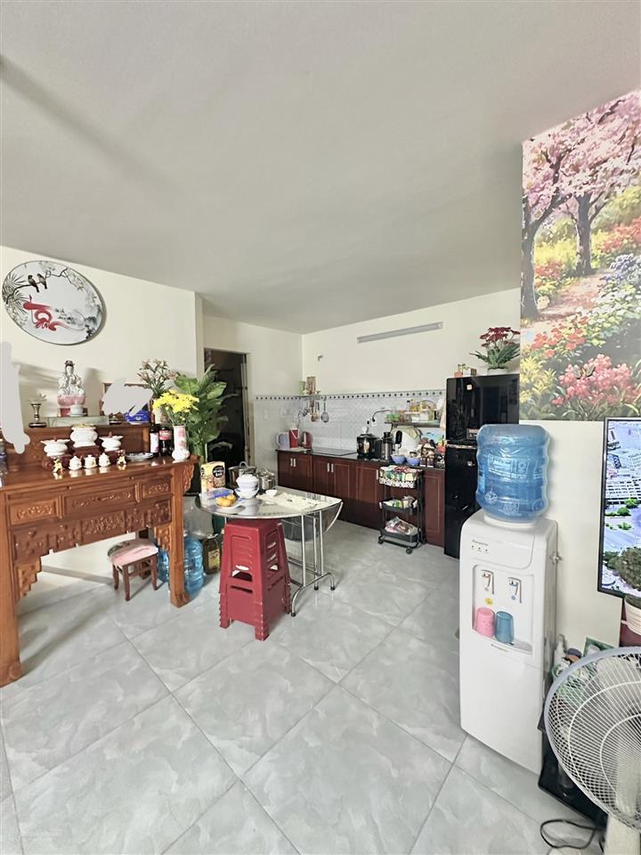 Bán gấp căn hộ chung cư đẹp 2,9 tỷ, 90m2 tại nhà ở cán bộ quân khu 7, giá ưu đãi, đủ nội thất