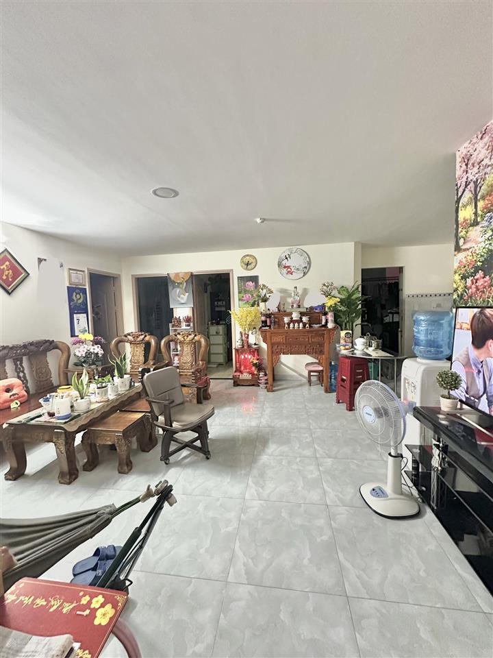 Bán gấp căn hộ chung cư đẹp 2,9 tỷ, 90m2 tại nhà ở cán bộ quân khu 7, giá ưu đãi, đủ nội thất