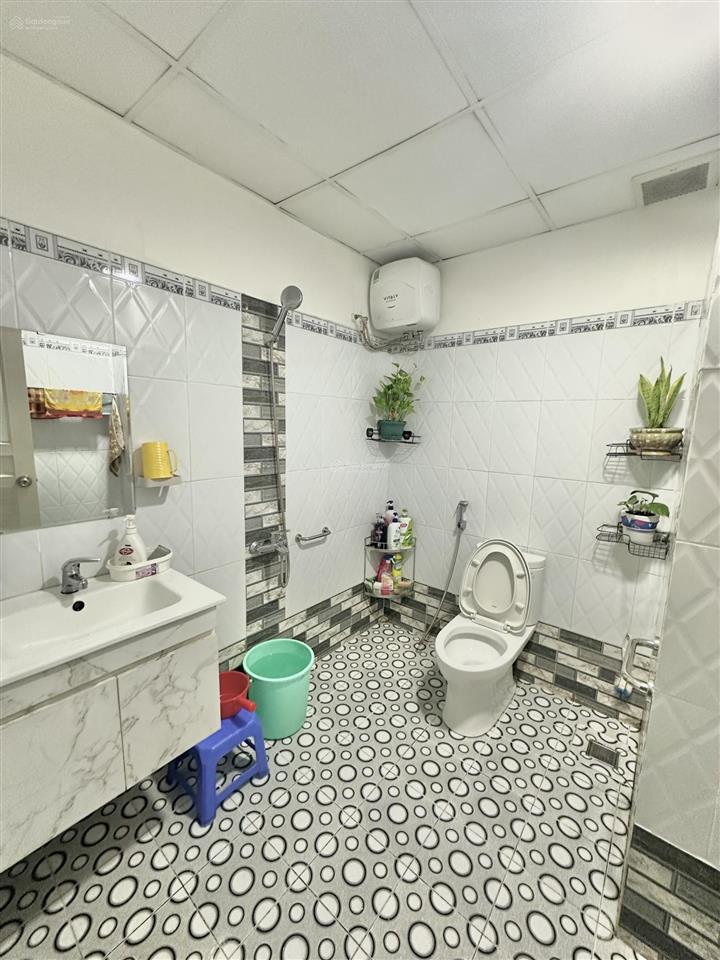 Bán gấp căn hộ chung cư đẹp 2,9 tỷ, 90m2 tại nhà ở cán bộ quân khu 7, giá ưu đãi, đủ nội thất