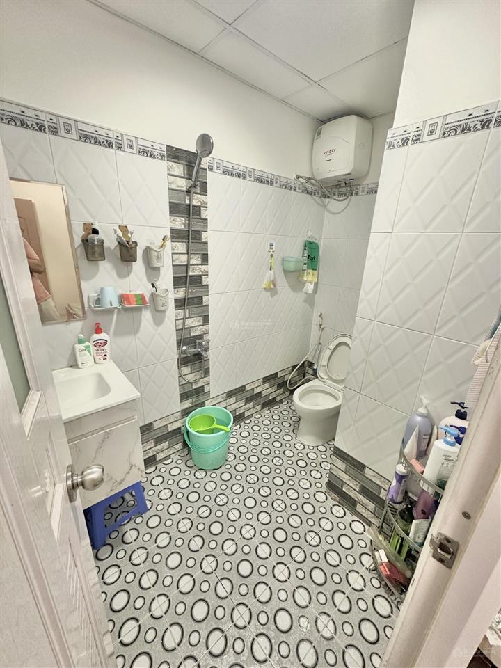 Bán gấp căn hộ chung cư đẹp 2,9 tỷ, 90m2 tại nhà ở cán bộ quân khu 7, giá ưu đãi, đủ nội thất