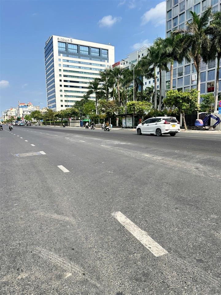 Bán nhà mặt tiền đoạn cộng hoà, dt 6x29m giá 28 tỷ