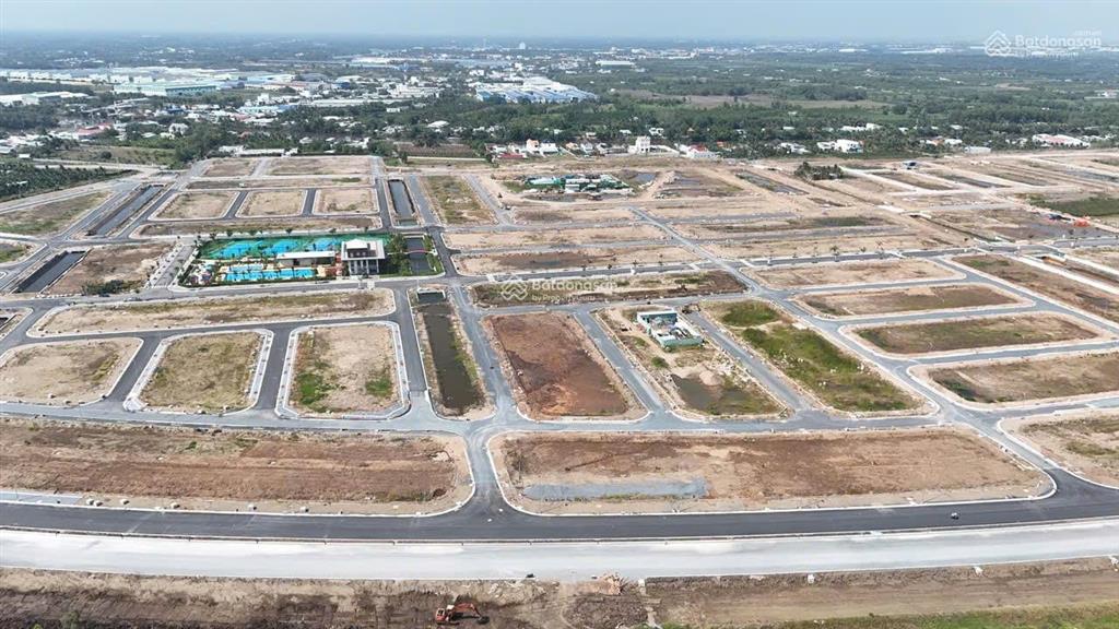 Chỉ 1,9 tỷ  sở hữu đất nền đường 18m sát vin hóc môn