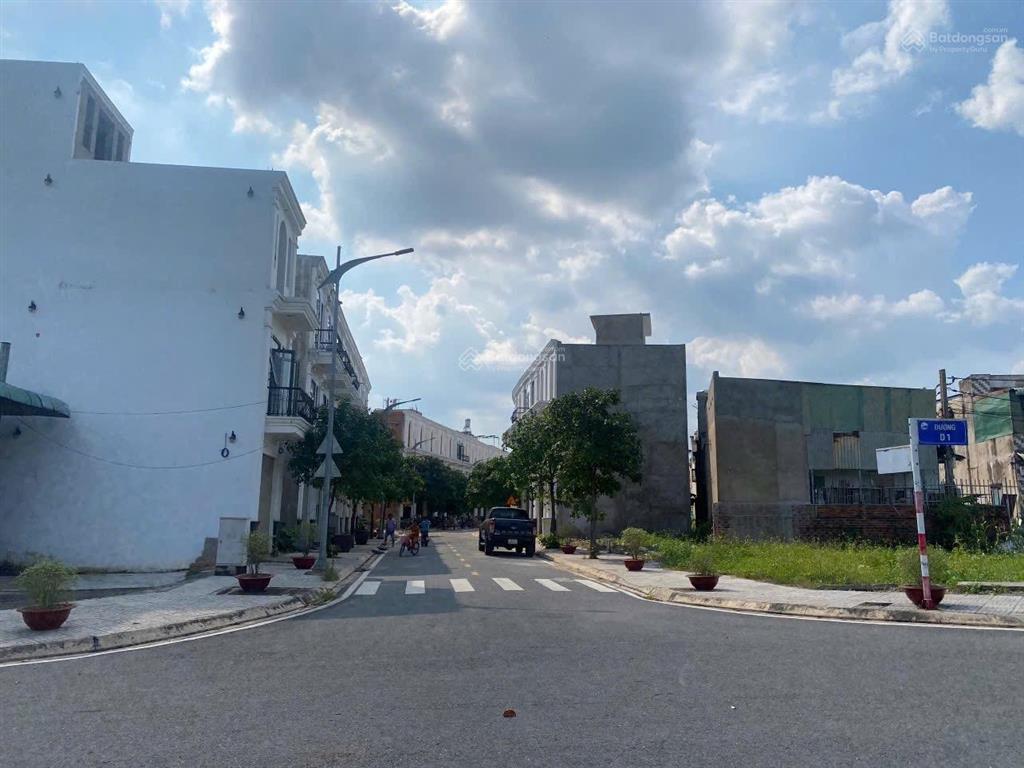 Chỉ 1,9 tỷ  sở hữu đất nền đường 18m sát vin hóc môn