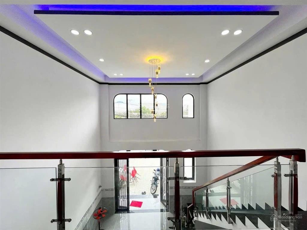 Giảm 200tr bán nhà cách dt824 100m