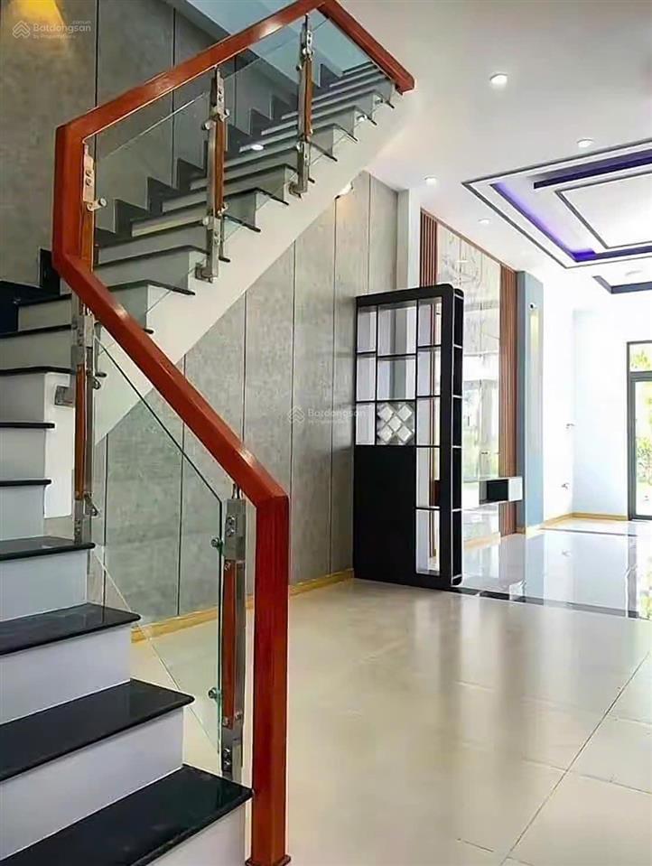Bán nhà đẹp bình chánh, đang cho thuê 10tr/ tháng 60m2 giá chỉ 1,42 tỷ