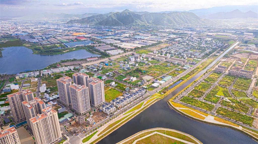 Bán lô đất 100m2 đường trung lập 16 sạch đẹp, dân cư sầm uất kđt bàu tràm lakeside.  0912 096 ***