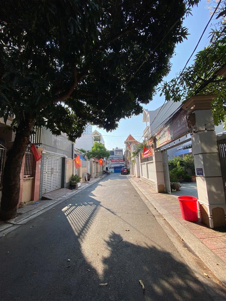 Bán nhà phố 1 trệt 2 lầu 1 tum xô viết nghệ tĩnh, vũng tàu + đường vỉa hè. dt 74.2m2, gần biển