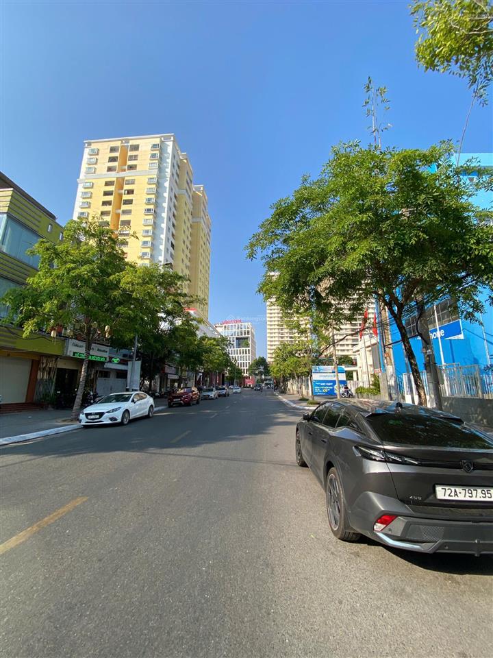 Bán nhà phố 1 trệt 2 lầu 1 tum xô viết nghệ tĩnh, vũng tàu + đường vỉa hè. dt 74.2m2, gần biển