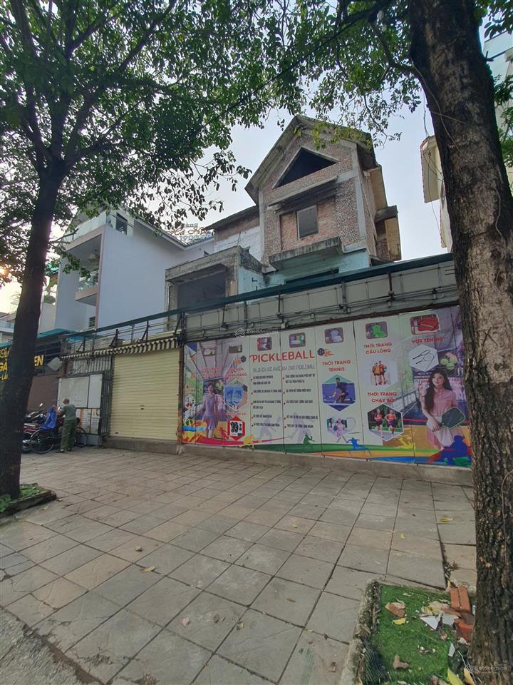 Siêu hiếm  cần bán biệt thự mặt hồ 240m2  tp giao lưu  sđcc  3 tầng 1 tum   0982 445 ***