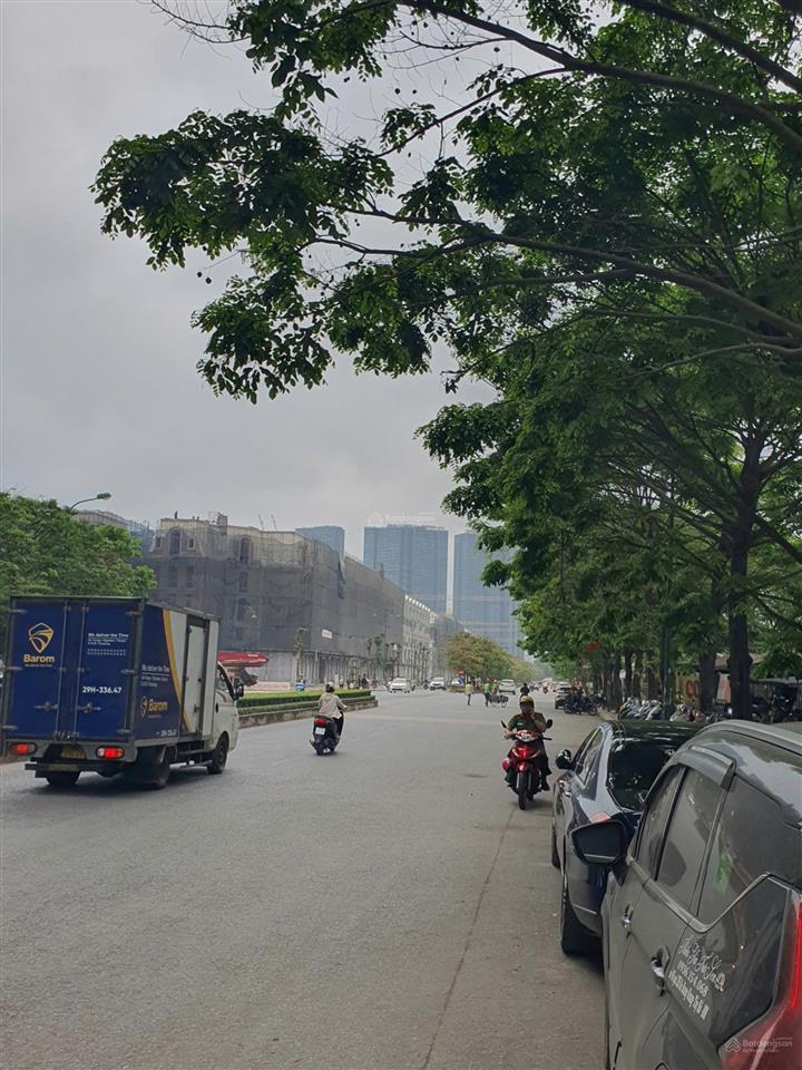 Bán đất phú thượng  gần đường 40m ciputra  dt 100m2 mt 6m, ô tô 7 chỗ vào, sđcc  giá 24 tỷ