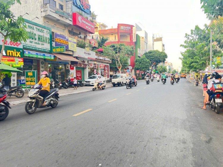 Cần tiền bán gấp nhà 2mt trường chinh tân bình dt 263m2 chỉ 110tr/m2. giá 33 tỷ còn 30 tỷ tl thêm.