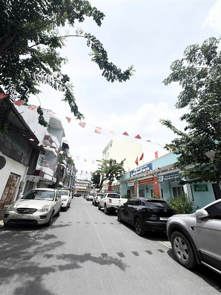 Bán nhà đường nơ trang long, ngang 28m, siêu hiếm. dt 28 x 15m .công nhận 400 m2. giá 38 tỷ tl.