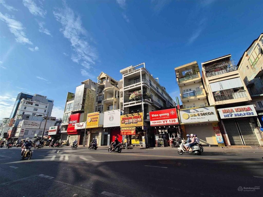 Bán nhà mt phan đình phùng, dt 7.5x20, kc 4 tầng, giá 50 tỉ