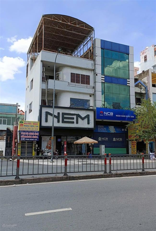 Bán nhà mặt tiền phan đăng lưu, dt 5.5x13  4 tầng, giá trong tháng 23 tỉ